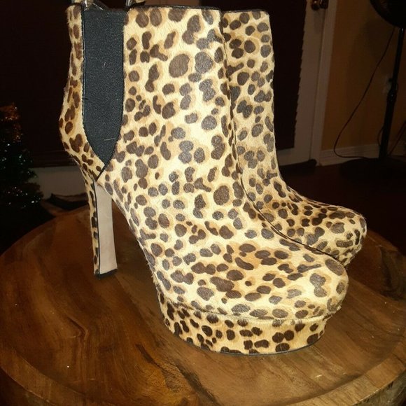 Vince Camuto Shoes - Vince Camuto VC-Bailey's Leopard Heels Shoes 9B